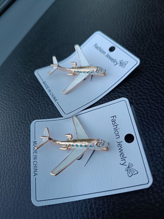 Булавки самолётик