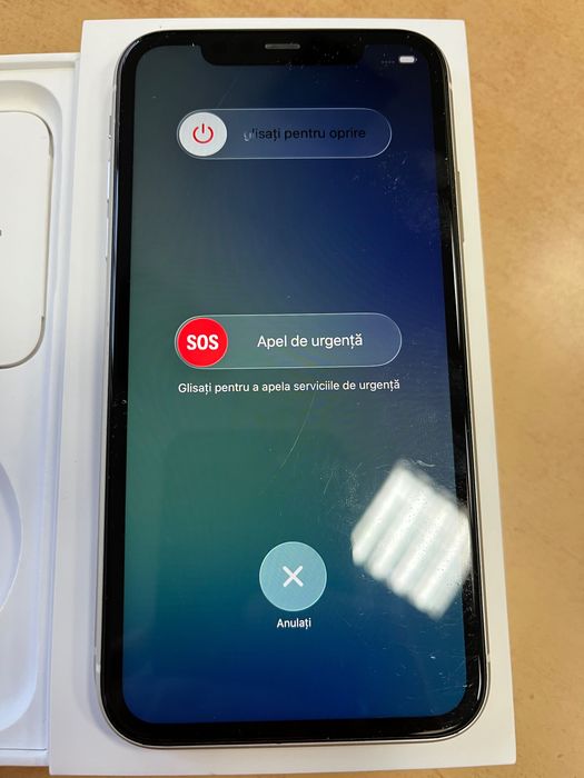 iPhone 11, 64GB, White