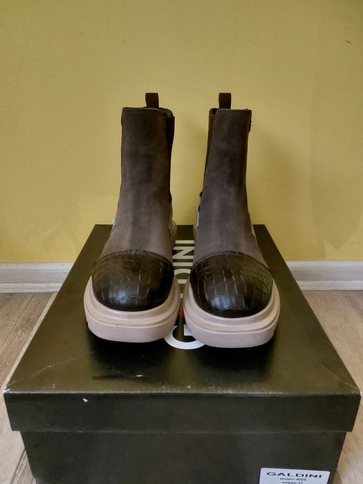 Чисто нови боти 37номер