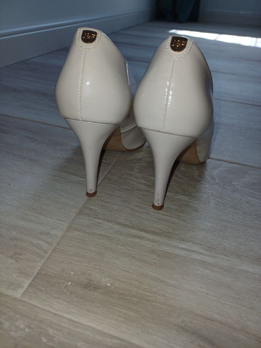 Vand 2 perechi pantofi masura 37