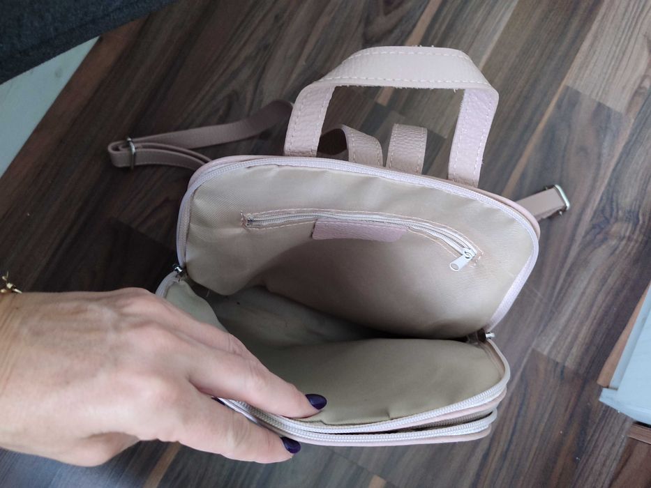 Едноцветни кожени раници