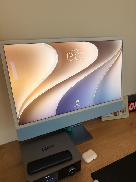 Apple iMac 24” albastru M1 2021, 8GB RAM, 512GB SSD, stare impecabilă