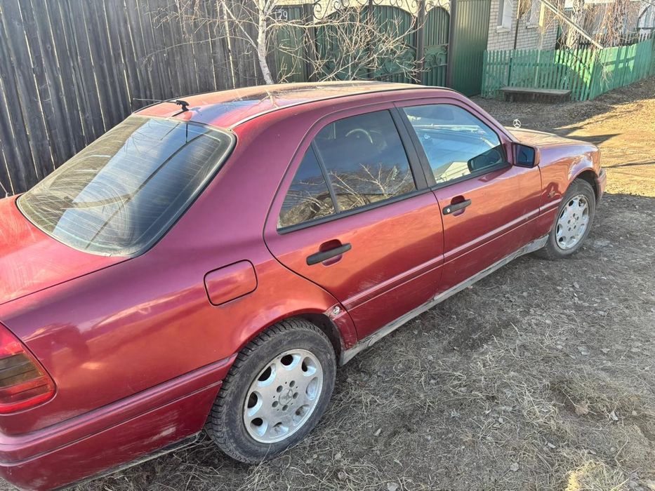 Продам Мерс с 180