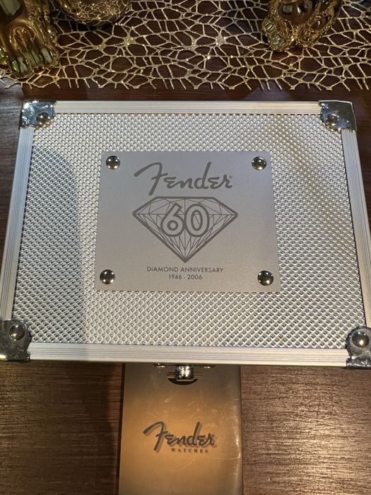 намаление!Fender Diamond Anniversary часовник