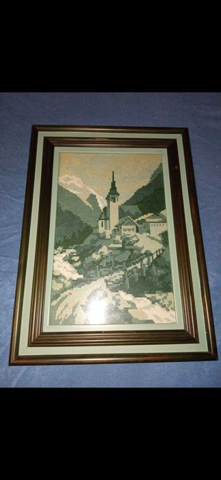 Продавам гоблени с DMC конци.