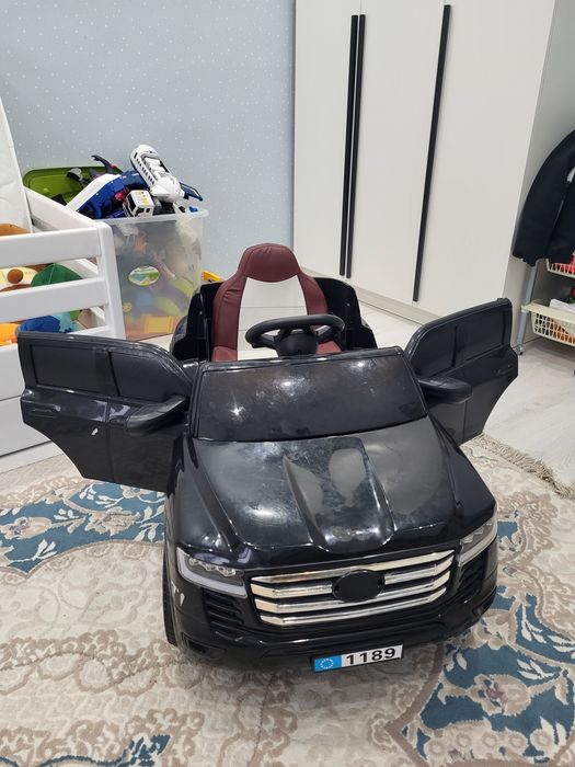 Продам детскую машинку