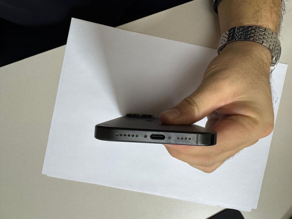 Продам iphone 16 pro max на гарантии