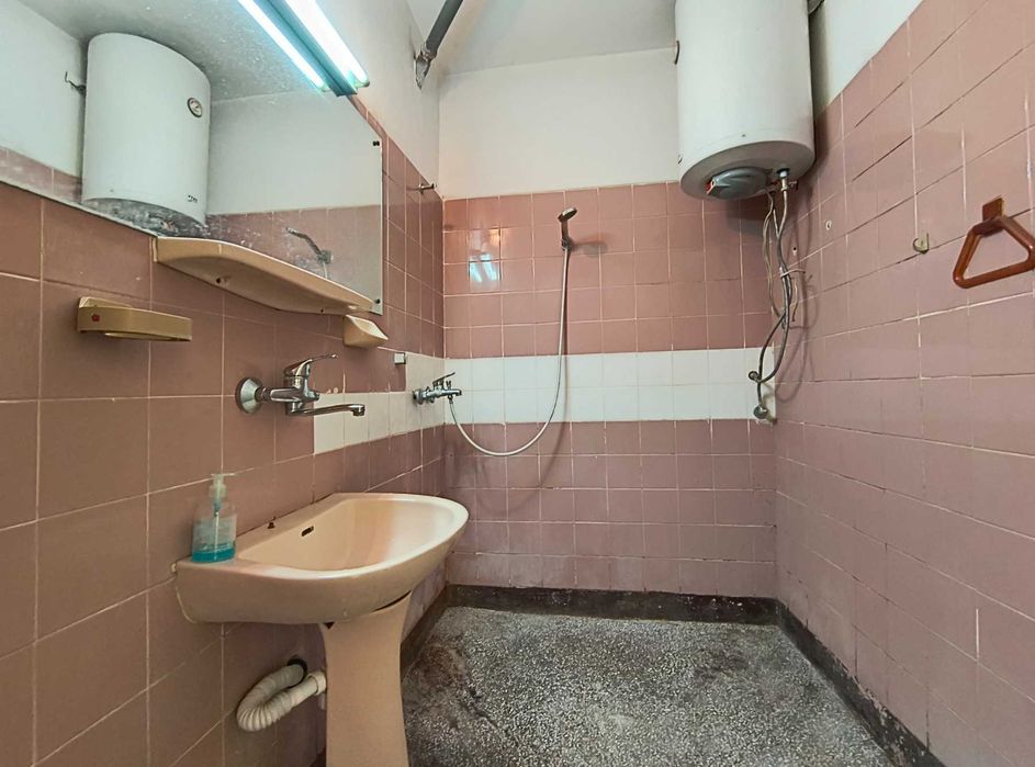 Продава се Тристаен апартамент в Русе, Родина 2 - 103 кв.м за 1263 €/кв.м - Снимка #11