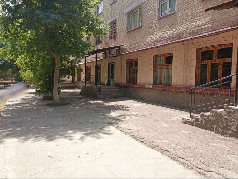 Нежилое коммерческое помещение