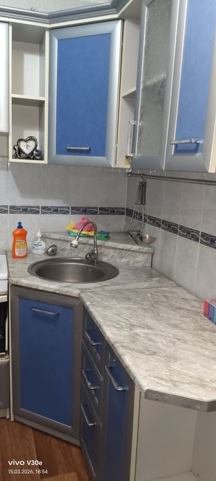 Сдаётся двух комнатная квартира .