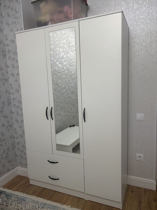 Белый шкаф,новый
