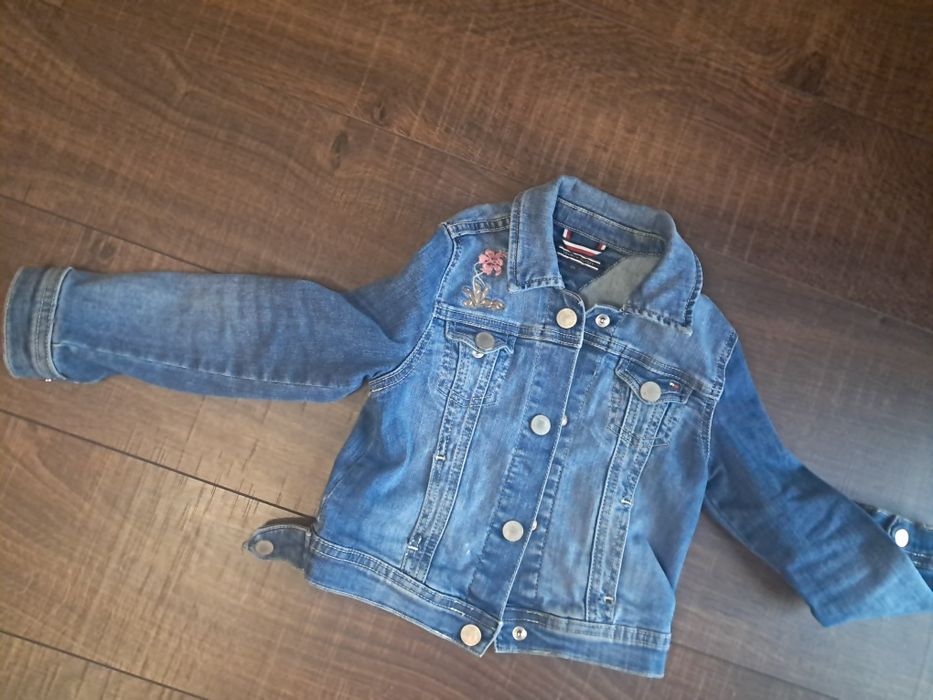 Geaca tommy hilfiger mărimea 104