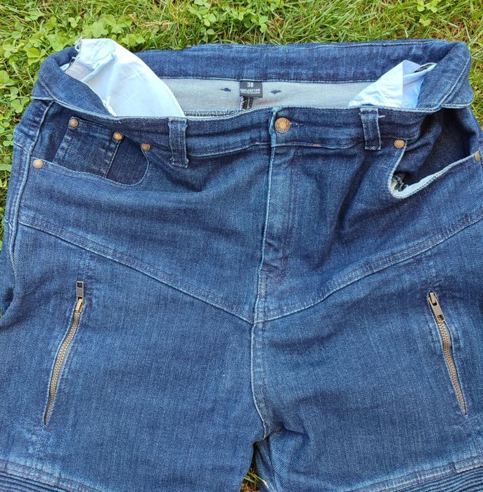 Vând pantaloni moto, material blugi
