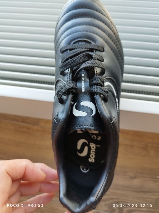 Футбольные бутсы