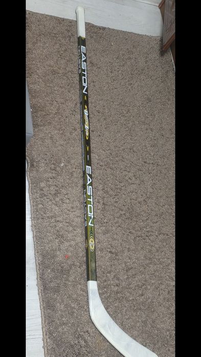 Продам клюшку и коньки