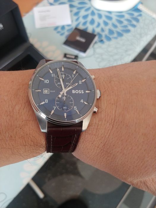 Часовник Boss Skytraveller