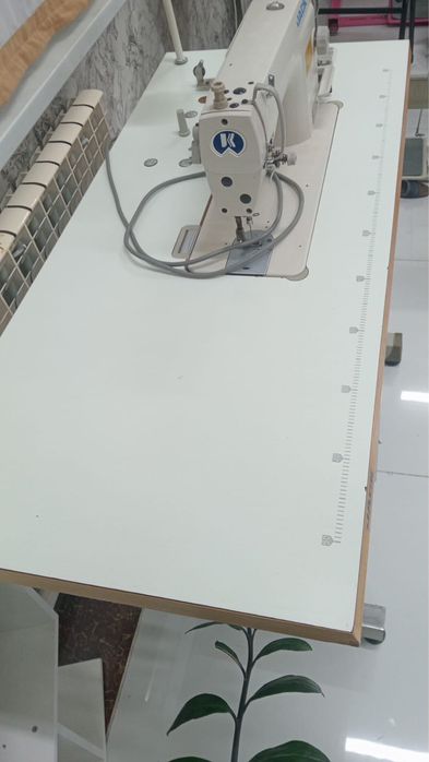 Продам швейную машинку