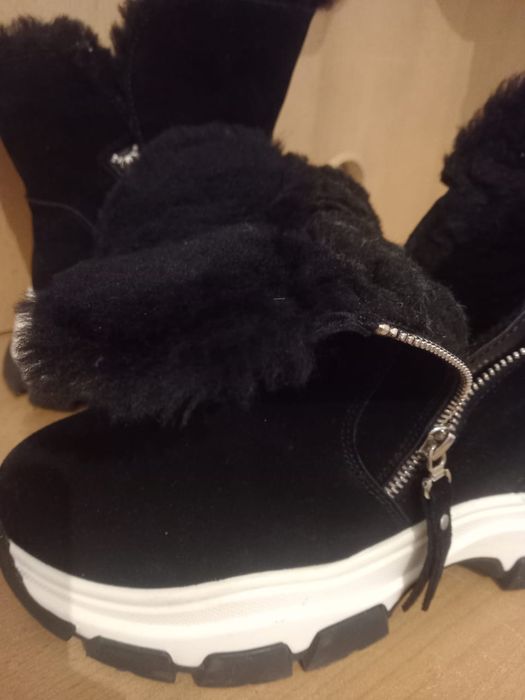 Продам замшевые сапоги