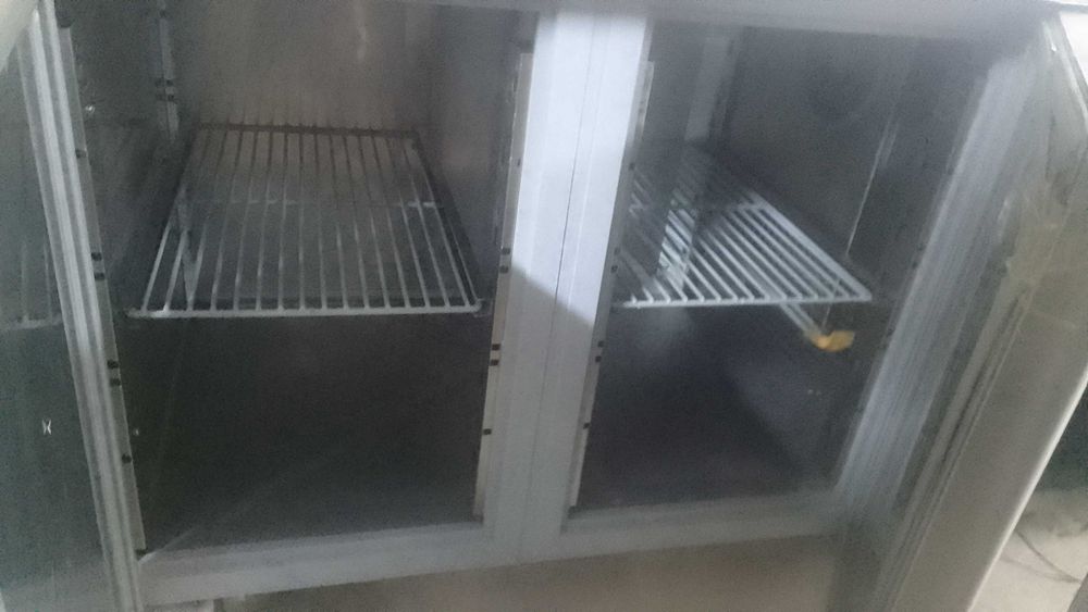 Стол холодильник, стол холодильник с рабочей зоной , оборудование.