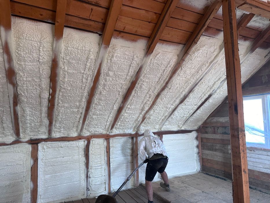 Izolați cu spuma poliuretanica