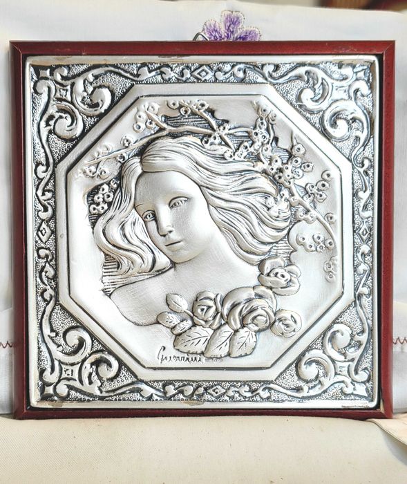 ПРЕКРАСНА Винтидж Барелефна Сребърна Картина "Мадона"от Пиетро Гуерини