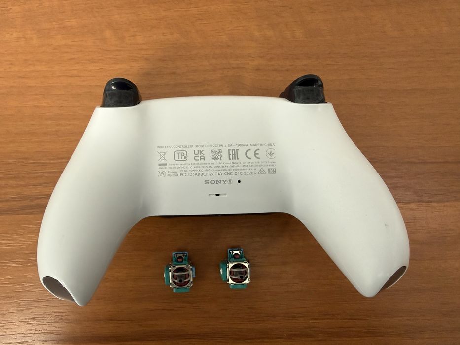 Sony PlayStation 5 DualSense контролер – за ремонт / части