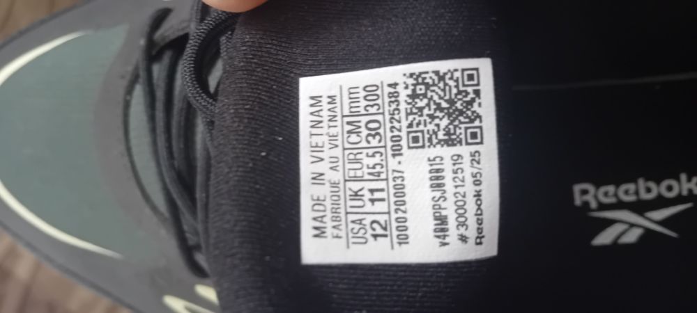 Продавам туристически обувки Reebok46номер
