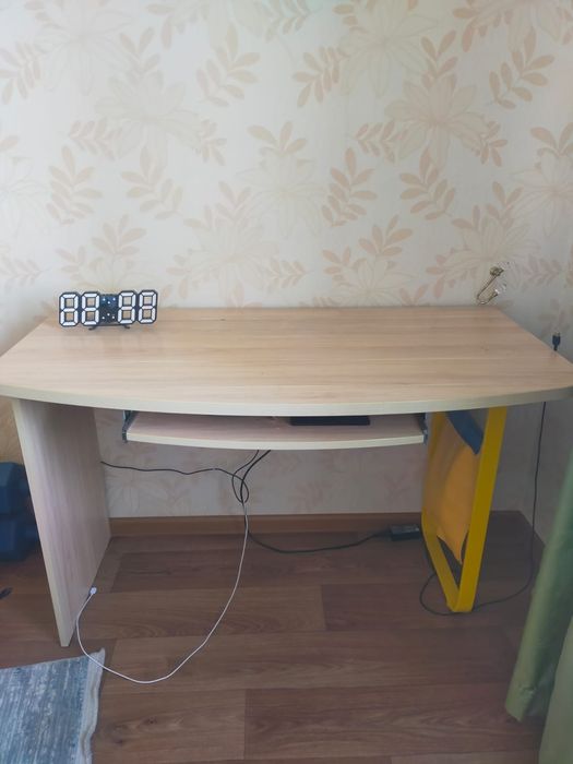 СРОЧНО продаётся шкаф