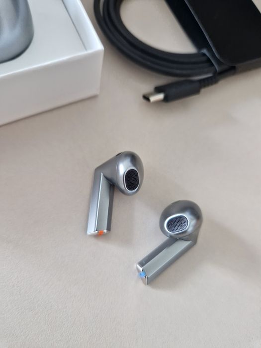 Беспроводной наушник