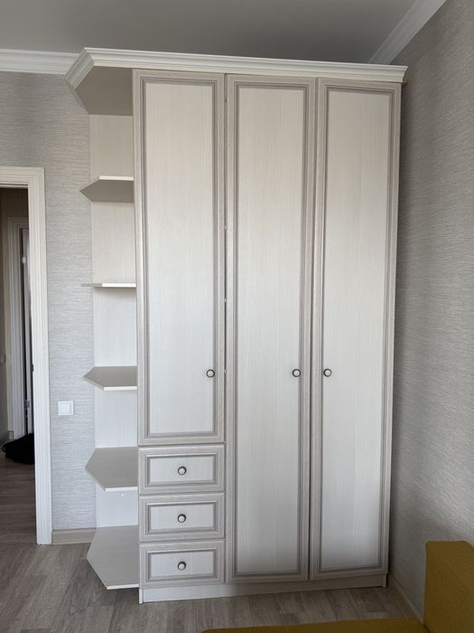 Продам шифоньер из ЛДСП б/у