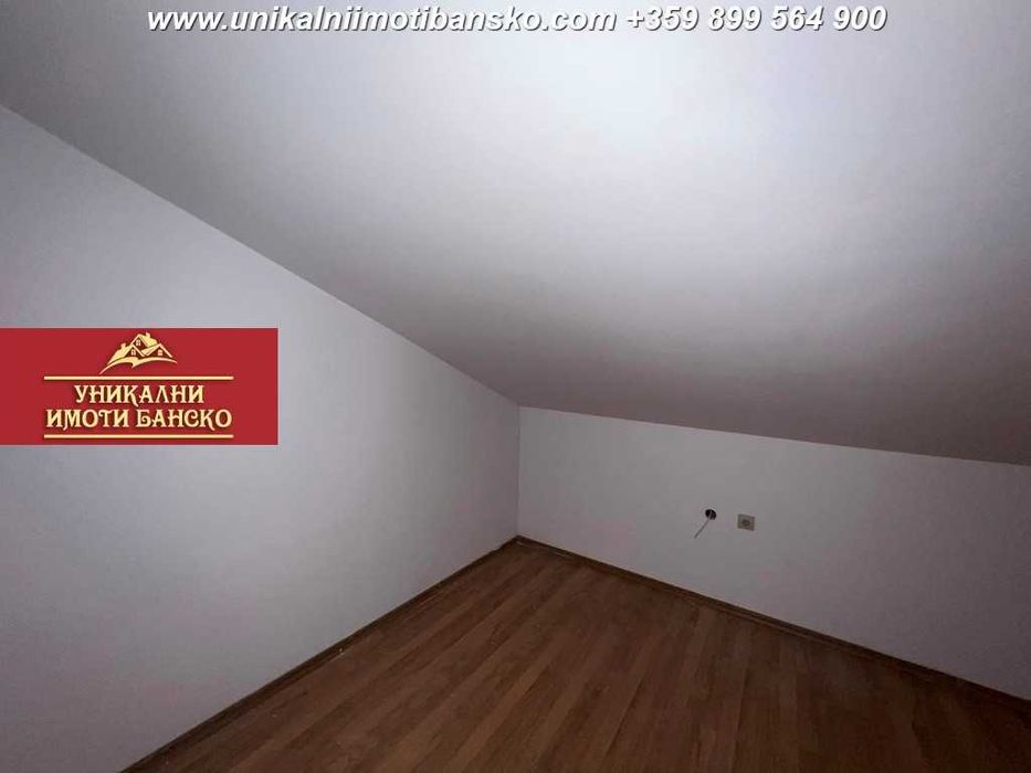 Тристаен апартамент  в обикновена жилищна сграда