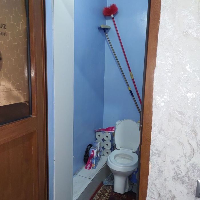 Уй сотилади.2-хонали.1-этаж.