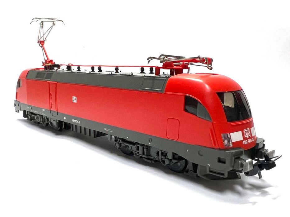Locomotiva Taurus marca Piko scara ho