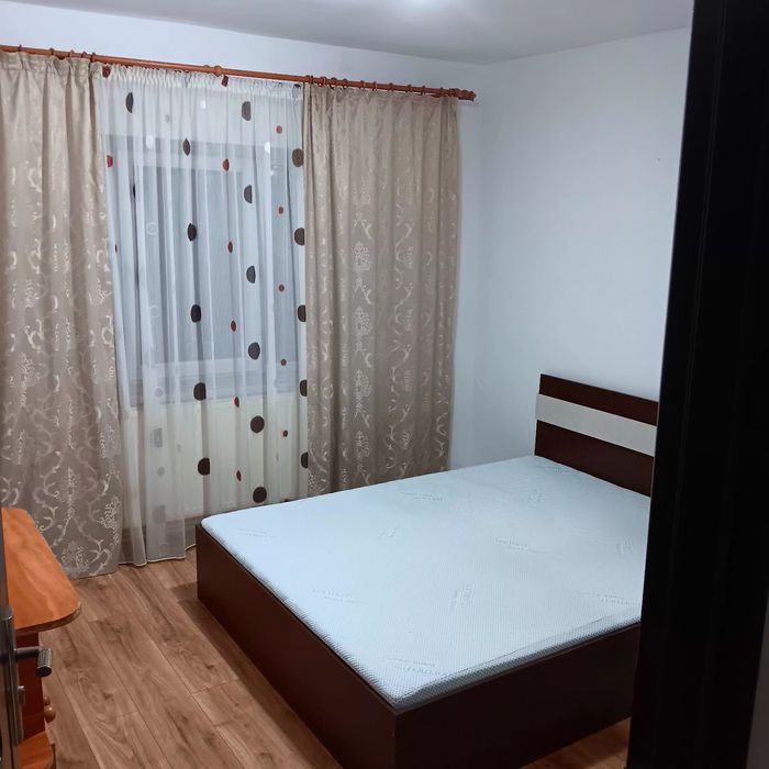 Închiriez apartament