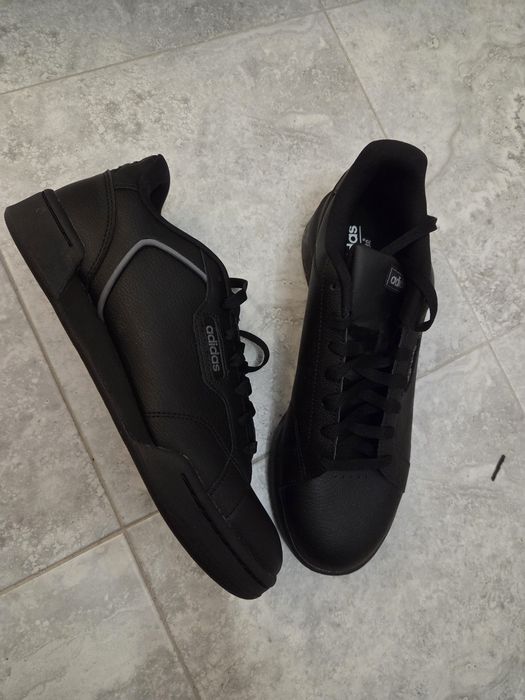 Маратонки Adidas 43 номер.