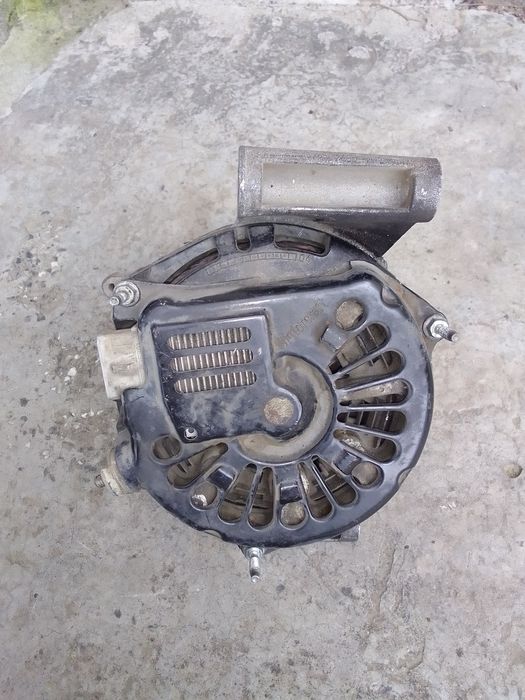 алтернатор/динамо  за  мазда трибют
