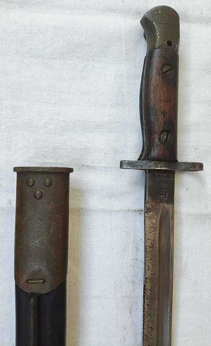 Продавам британски щик М1097 Chapman