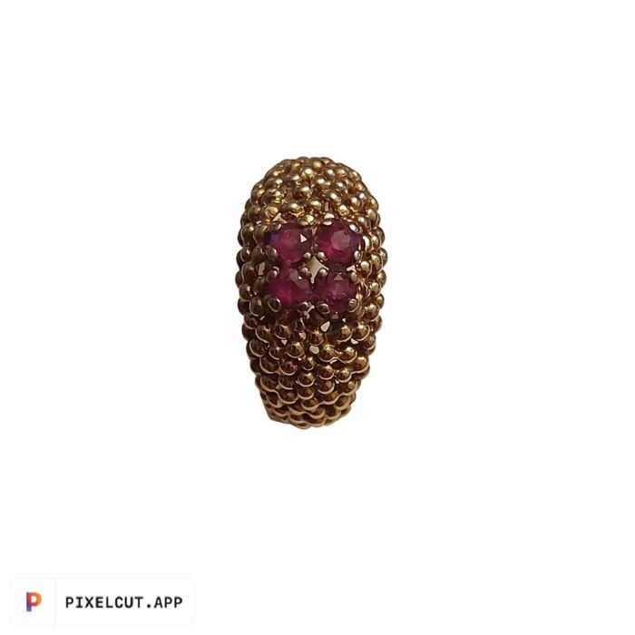 Златен пръстен с естествени рубини