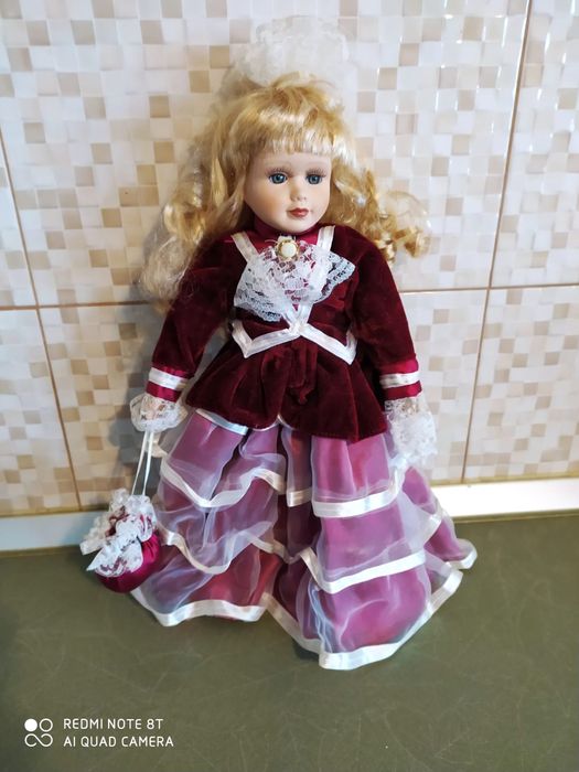 Se vinde papusa ani 80