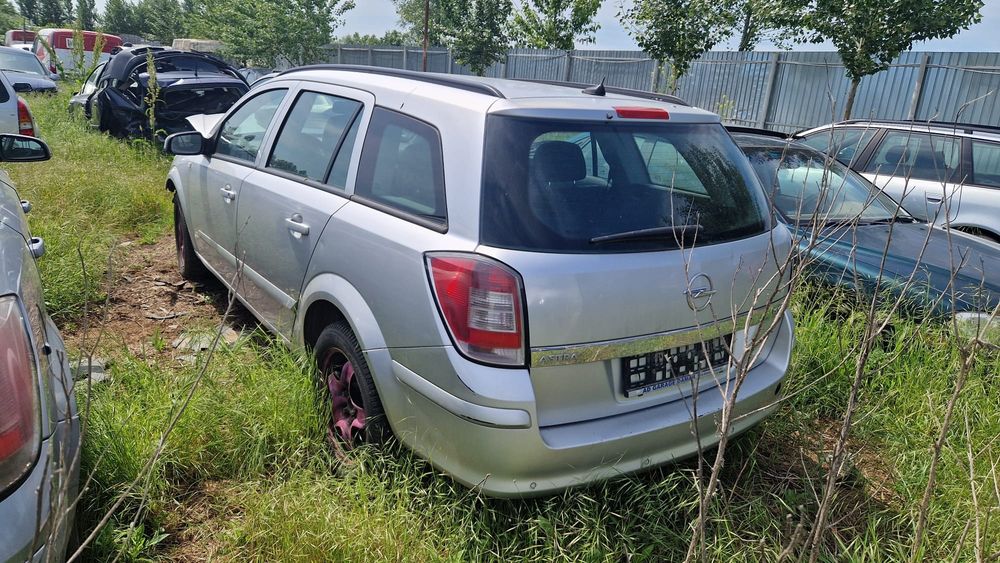 Opel Astra H 1.6 1.9 1.7 faruri bara capota aripi stopuri aripa far hayon portbagaj stopuri roti punte armatura usi usa oglinda Oglinzi alternator