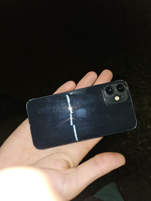 Iphone 12 mini putin utilizat