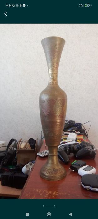 Кувшин или ваза из алюминия 
20тысяч тенге 
Торг не большой