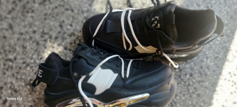 Тренд маратонки УAlE