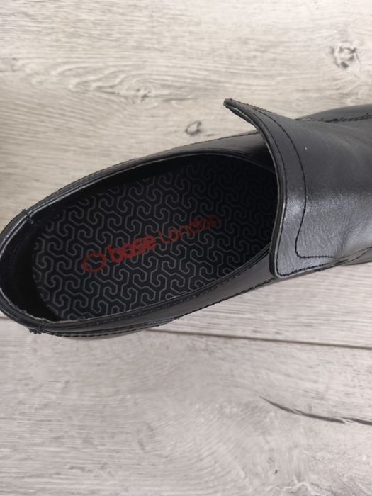 Base London  piele 43