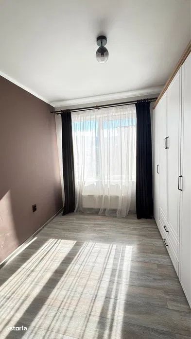 Apartament 3 camere de 55 mp plus 2 parcari  zona Terra Floresti