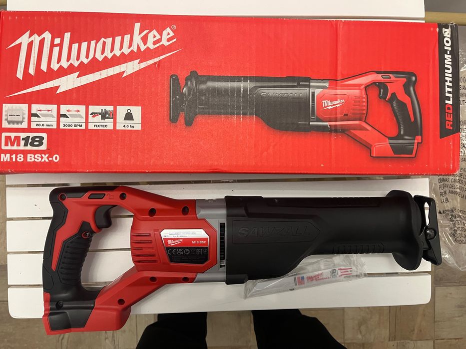 Milwaukee саблен трион 18V - чисто нов (не е използван никога)