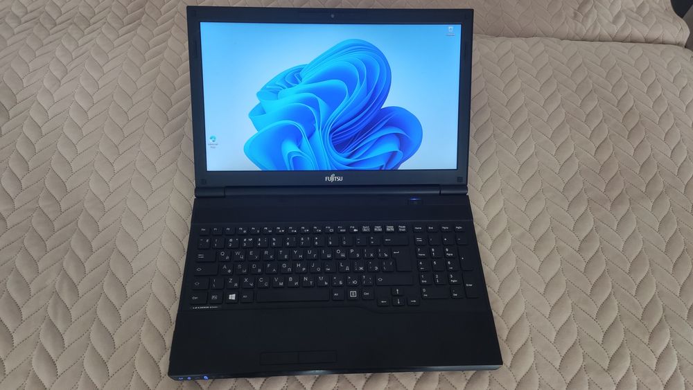 Продам Fujitsu AH 532