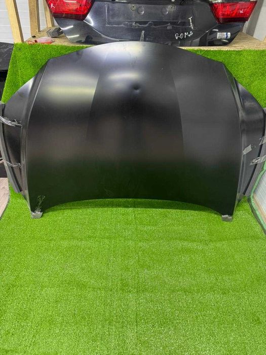 Капот на Lexus RX