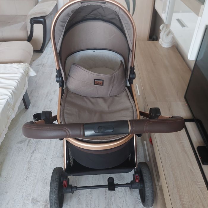 Комбинира бебешка количка