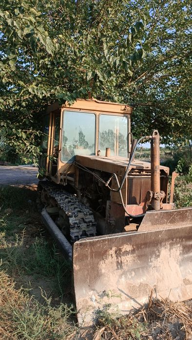 Traktor 75 sotiladi xolati zoʻr yurib turgan ishga tayyor